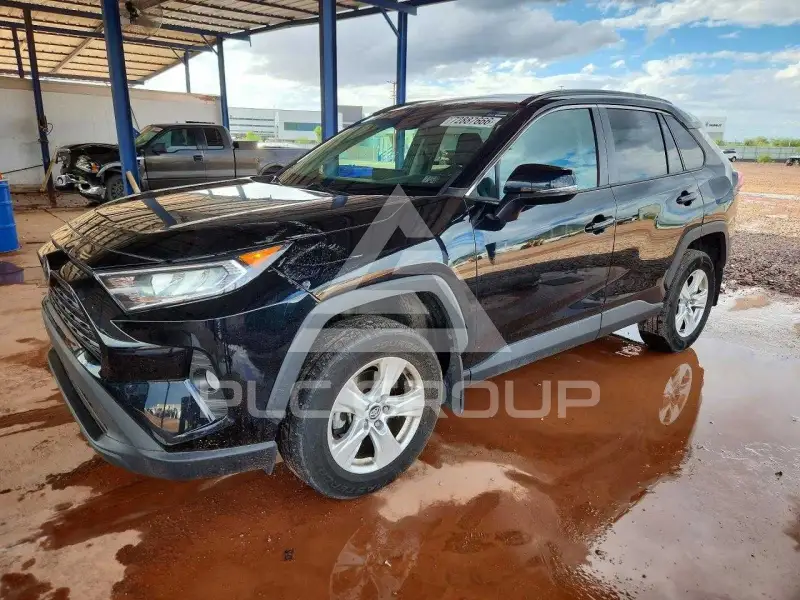 2021 Toyota RAV4 фото