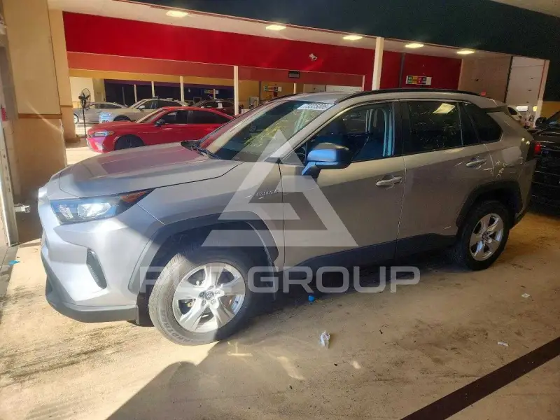 2021 Toyota RAV4 фото
