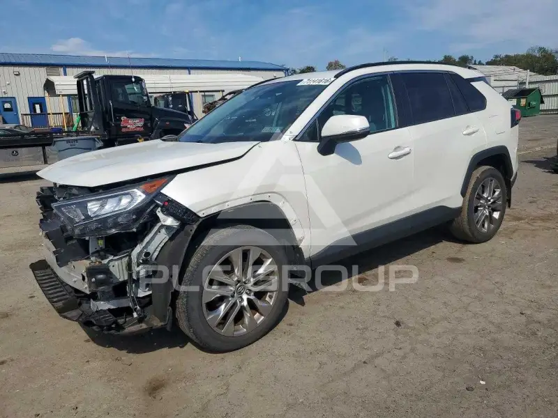 2021 Toyota RAV4 photo