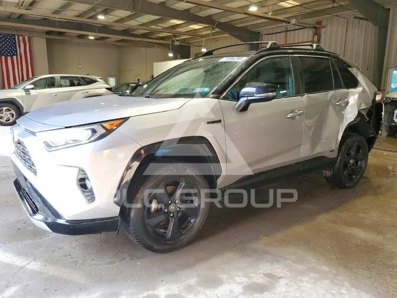 2021 Toyota RAV4 фото