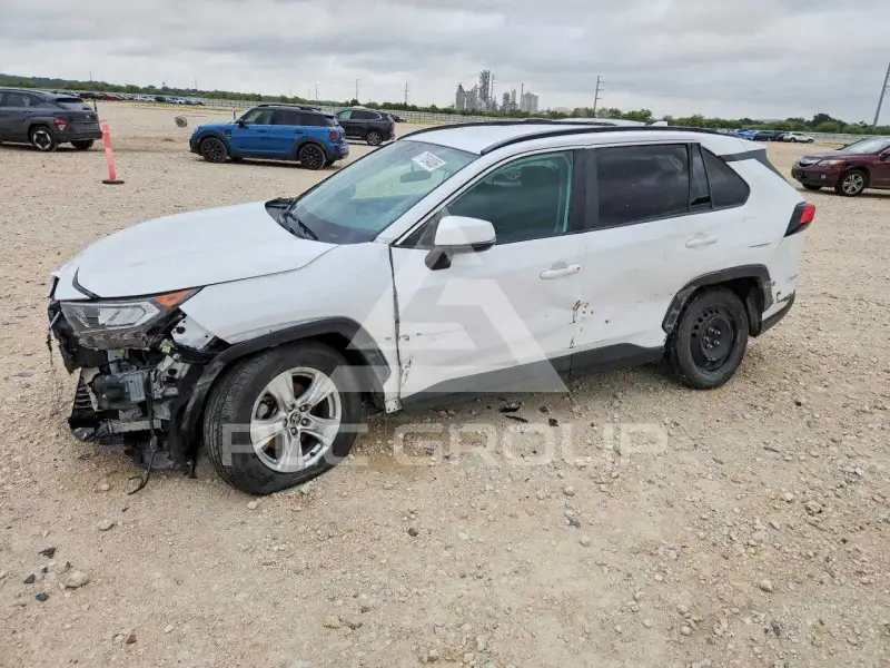 2021 Toyota RAV4 photo