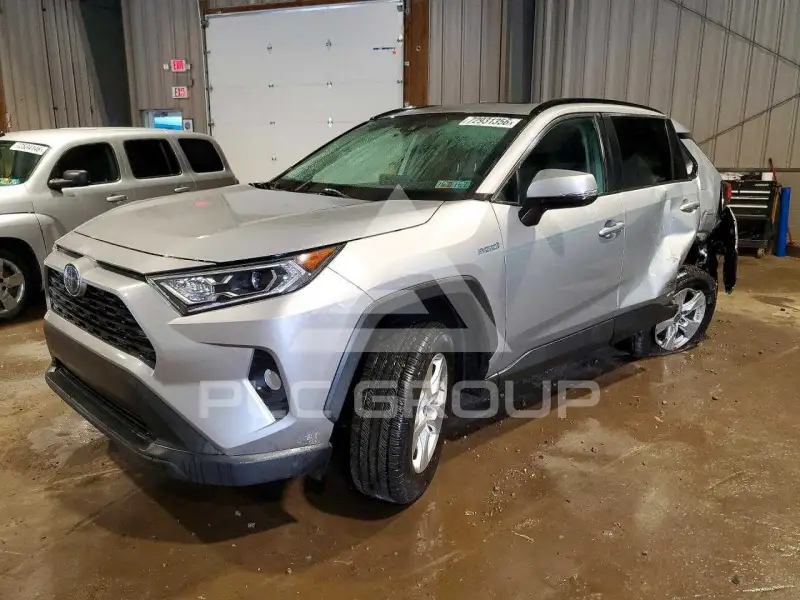 2021 Toyota RAV4 фото