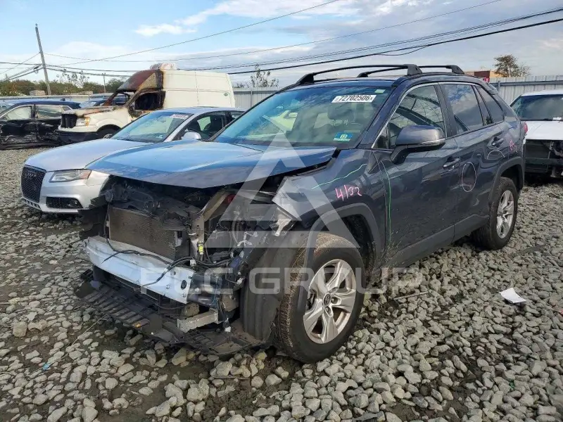2021 Toyota RAV4 photo