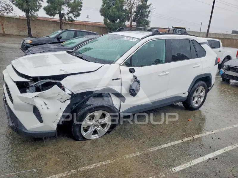 2021 Toyota RAV4 фото