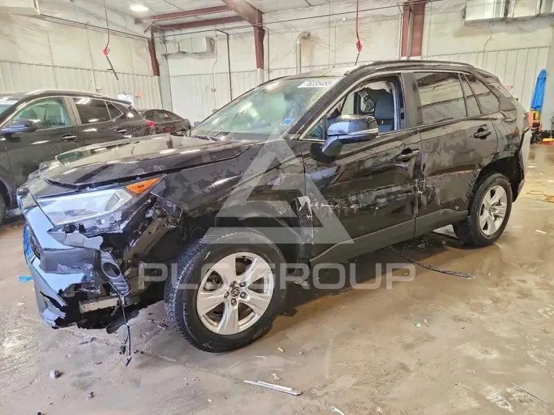 2021 Toyota RAV4 фото