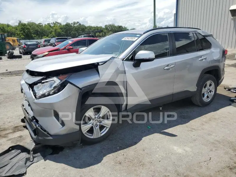 2021 Toyota RAV4 фото
