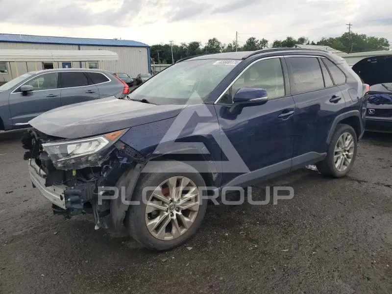 2021 Toyota RAV4 фото