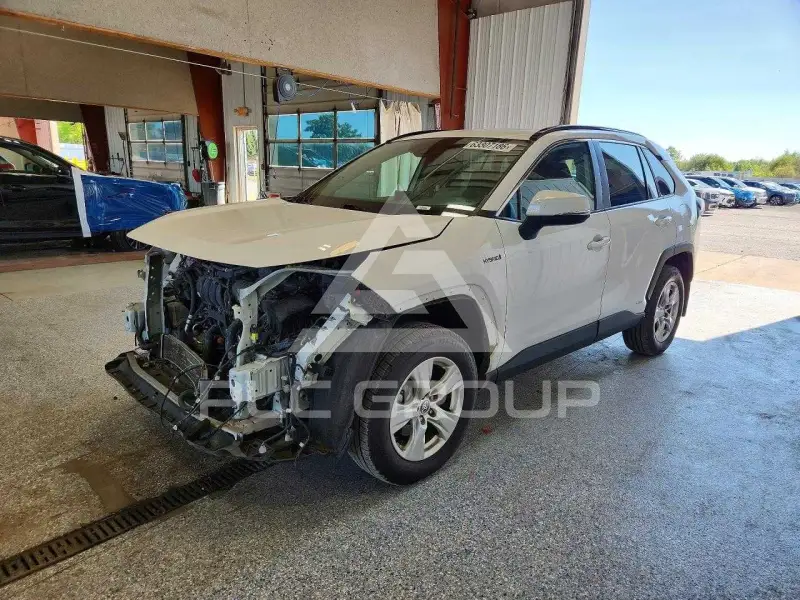 2021 Toyota RAV4 фото