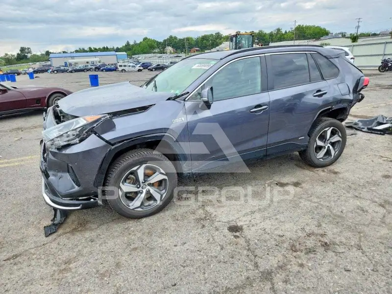 2021 Toyota RAV4 фото