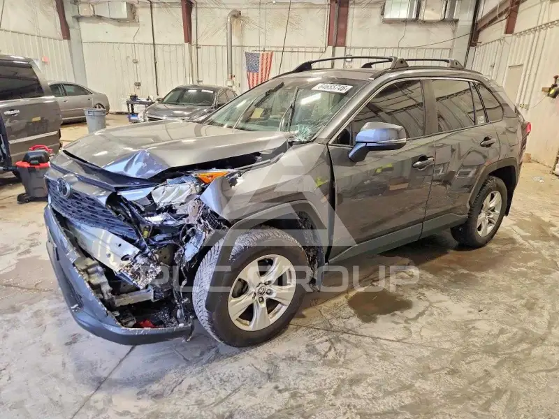 2021 Toyota RAV4 фото