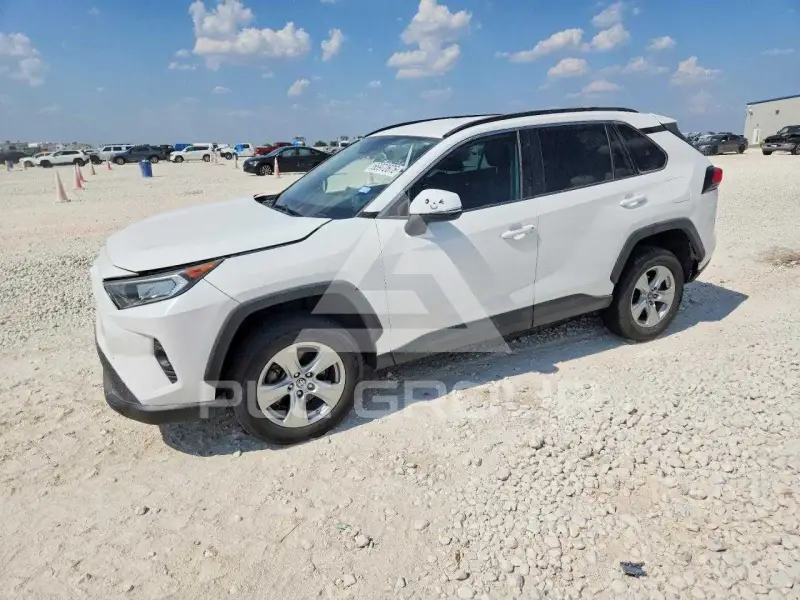 2021 Toyota RAV4 фото
