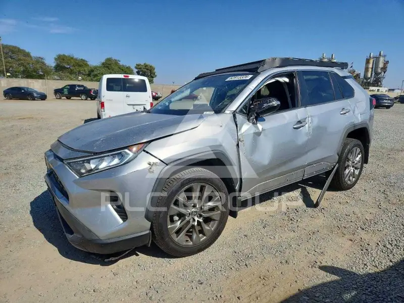 2021 Toyota RAV4 фото