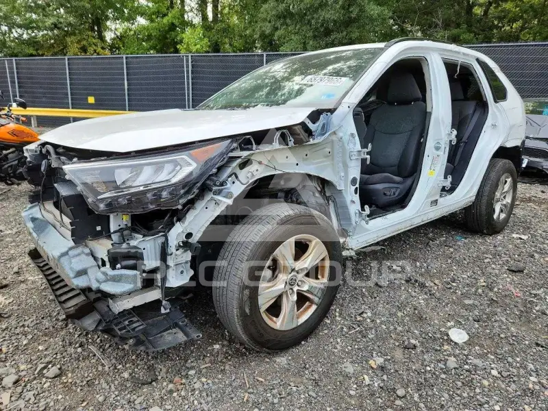 2021 Toyota RAV4 фото