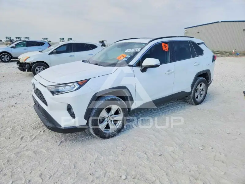 2021 Toyota RAV4 фото