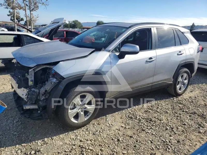 2021 Toyota RAV4 фото