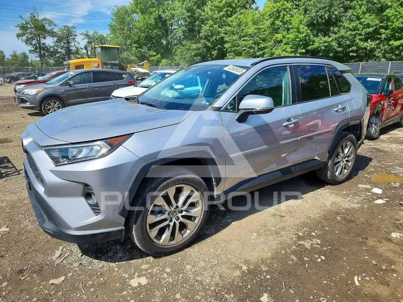 2021 Toyota RAV4 фото
