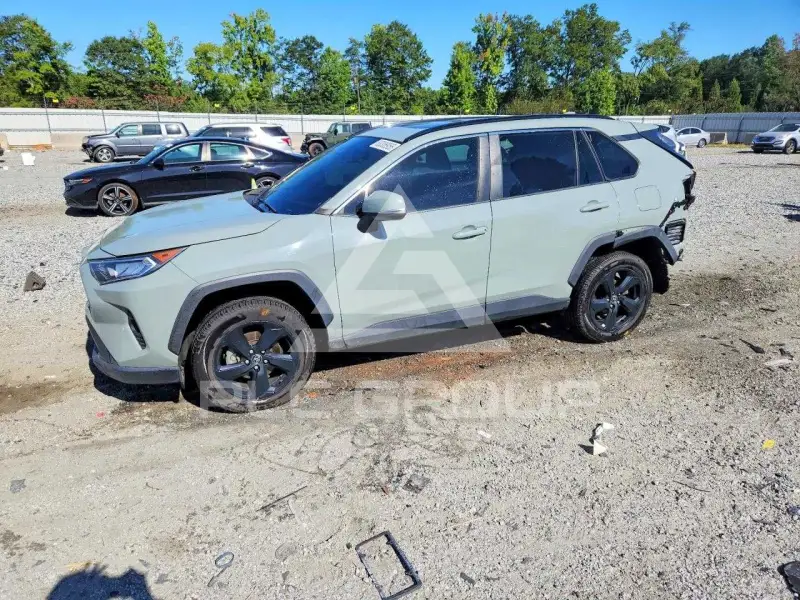 2021 Toyota RAV4 фото