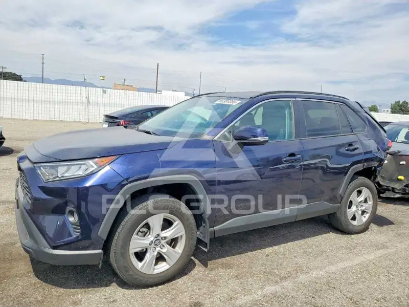2021 Toyota RAV4 фото