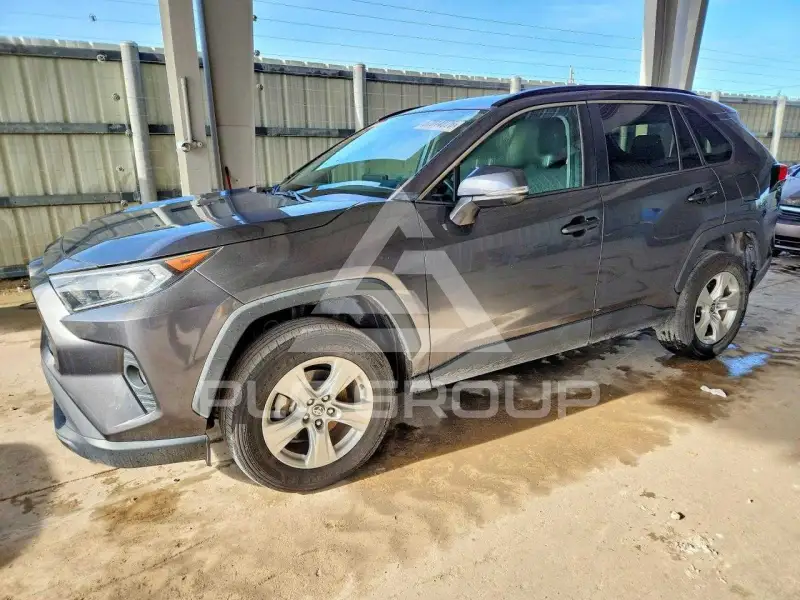 2021 Toyota RAV4 фото