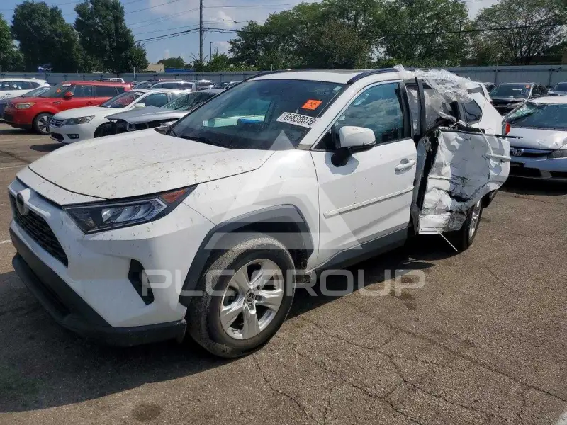 2021 Toyota RAV4 фото