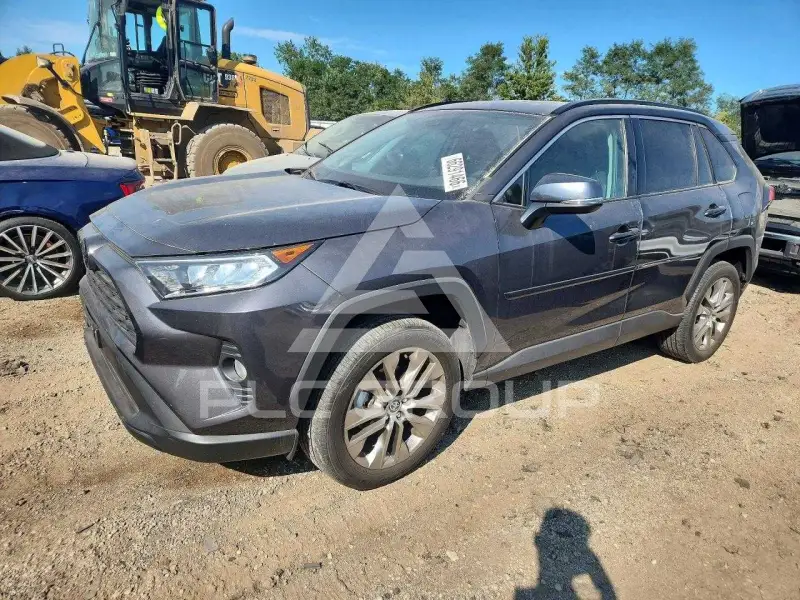 2021 Toyota RAV4 фото