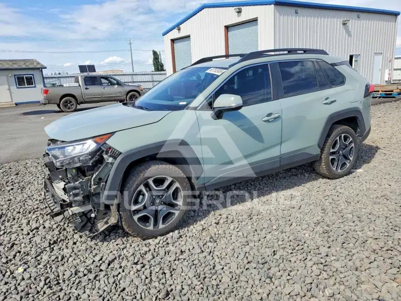 2021 Toyota RAV4 фото