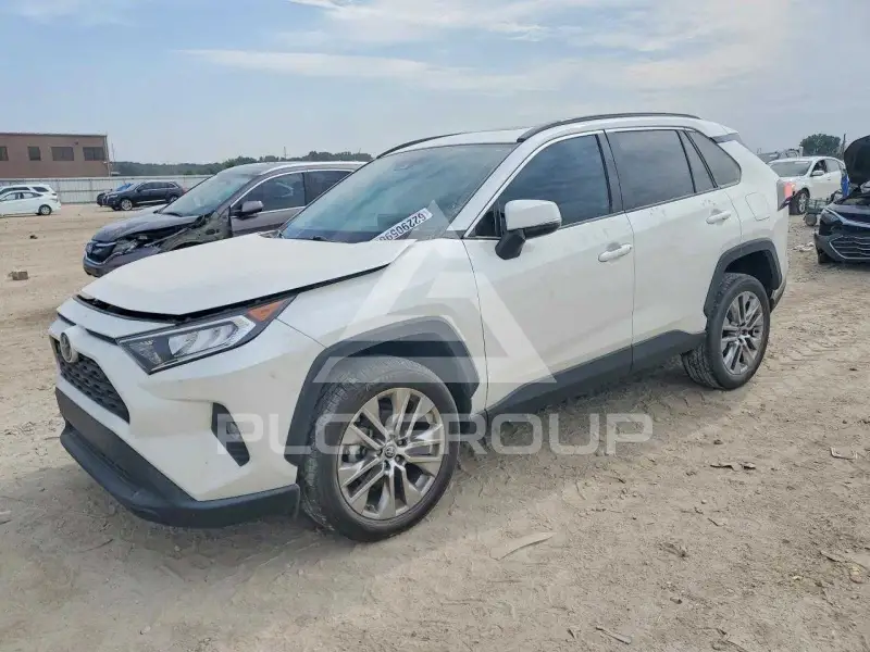 2021 Toyota RAV4 фото