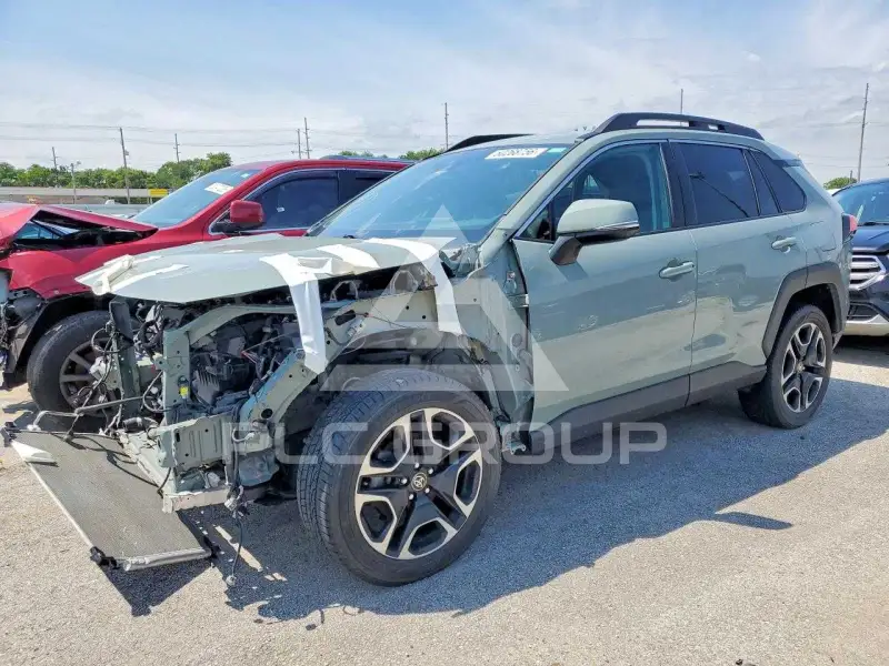 2021 Toyota RAV4 фото
