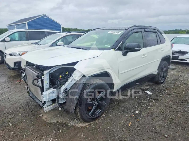 2021 Toyota RAV4 фото