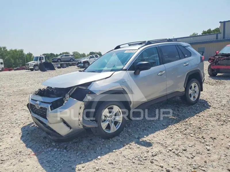 2021 Toyota RAV4 фото