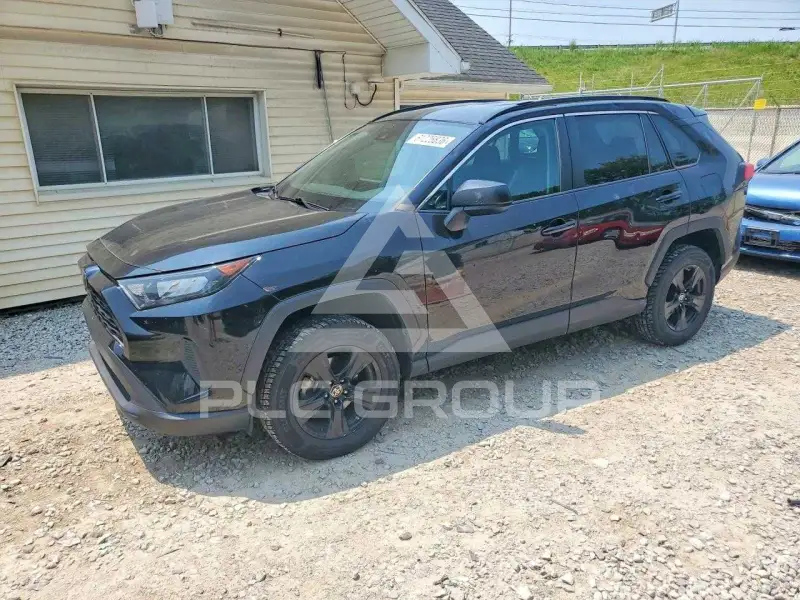 2021 Toyota RAV4 фото