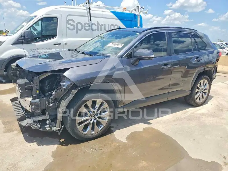 2021 Toyota RAV4 фото