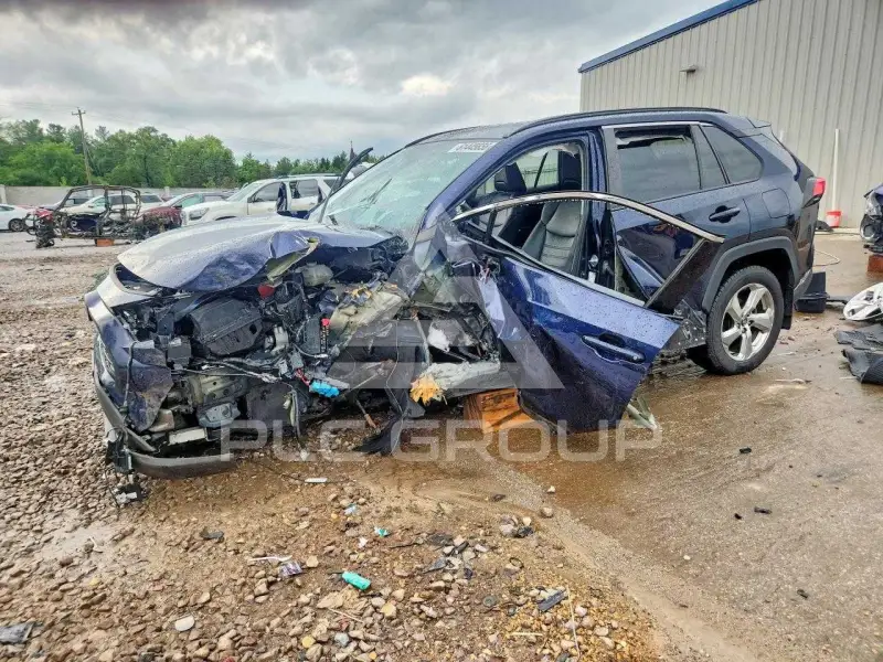 2021 Toyota RAV4 фото