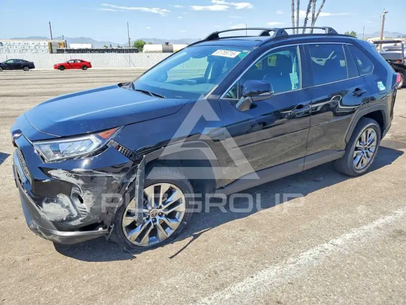 2021 Toyota RAV4 фото