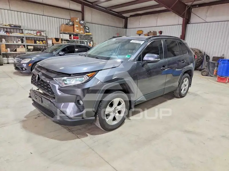 2021 Toyota RAV4 photo