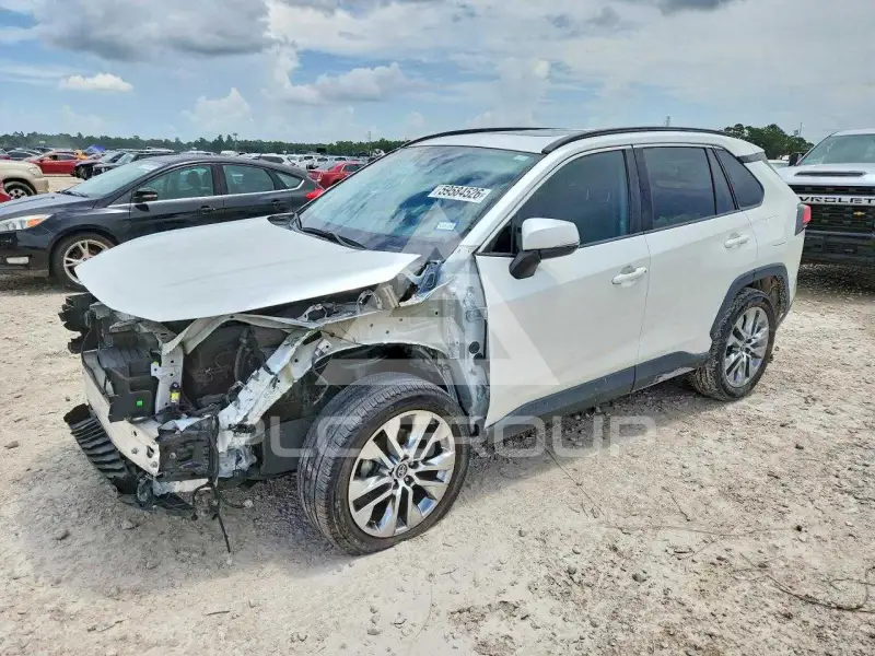 2021 Toyota RAV4 photo