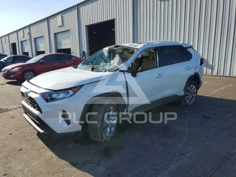 2021 Toyota RAV4 фото
