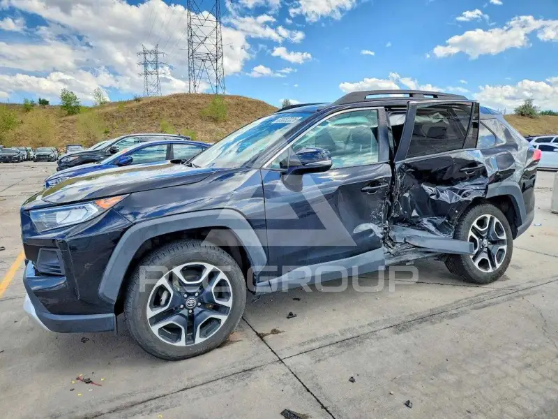 2021 Toyota RAV4 фото