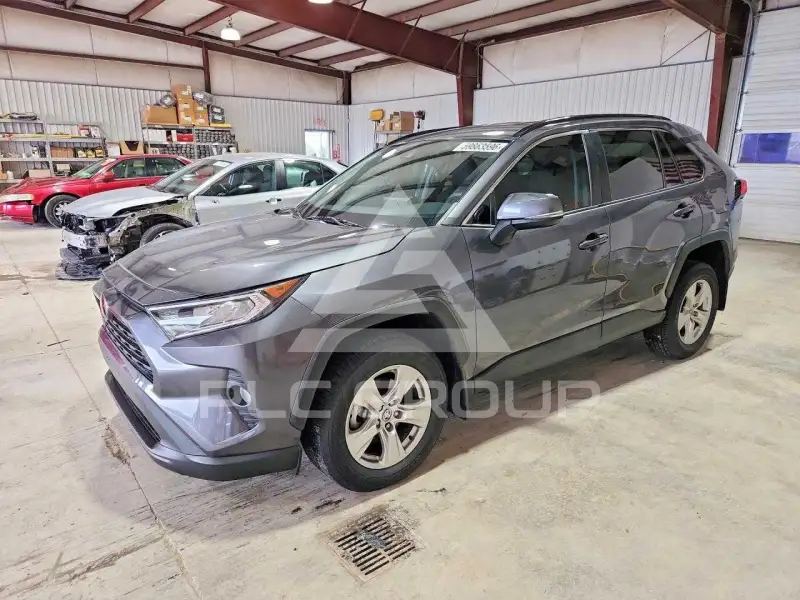 2021 Toyota RAV4 фото