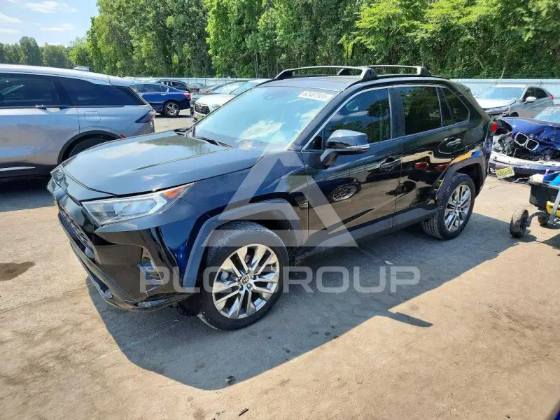 2021 Toyota RAV4 фото