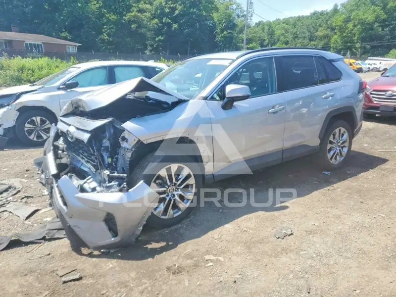 2021 Toyota RAV4 фото