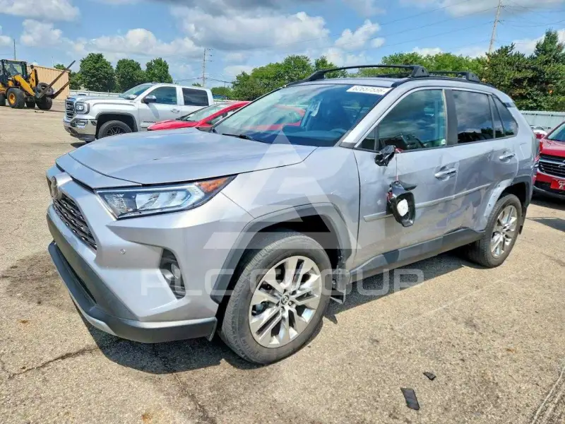 2021 Toyota RAV4 фото