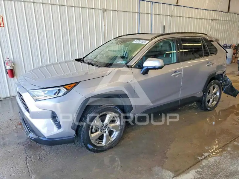 2021 Toyota RAV4 фото