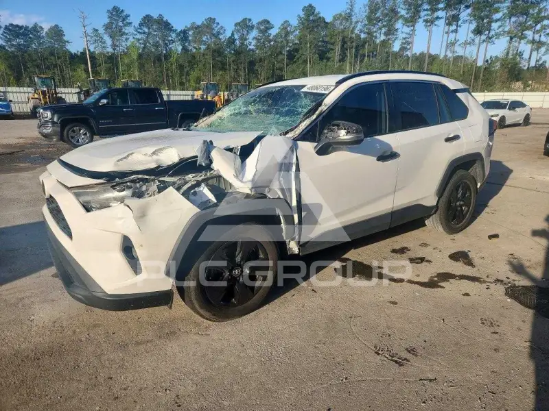 2021 Toyota RAV4 фото