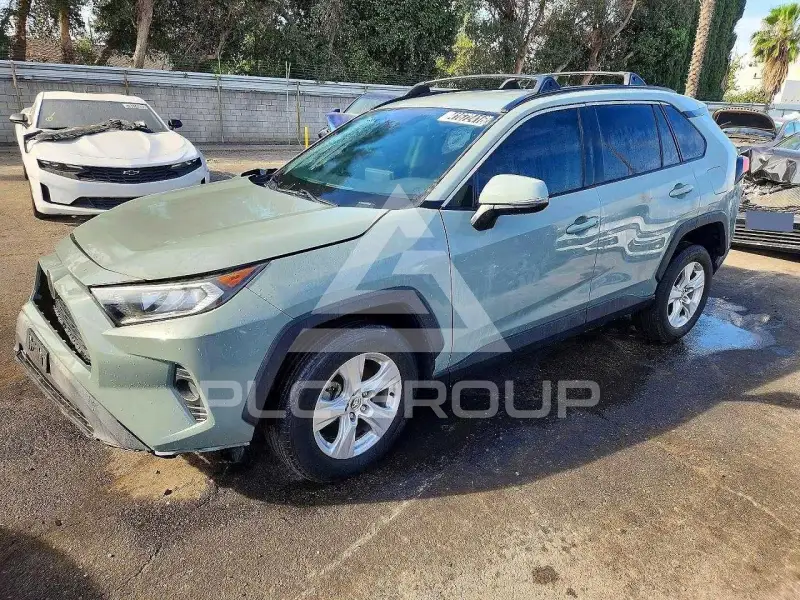 2021 Toyota RAV4 фото