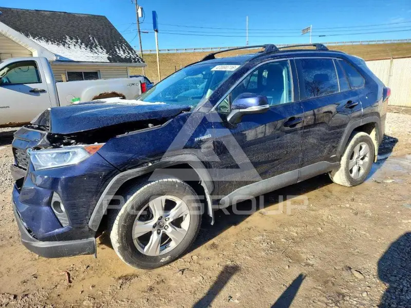 2021 Toyota RAV4 фото