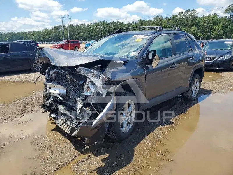 2021 Toyota RAV4 фото
