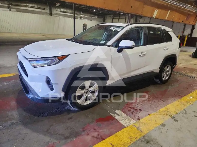 2021 Toyota RAV4 фото