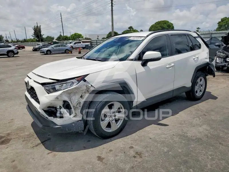 2021 Toyota RAV4 фото