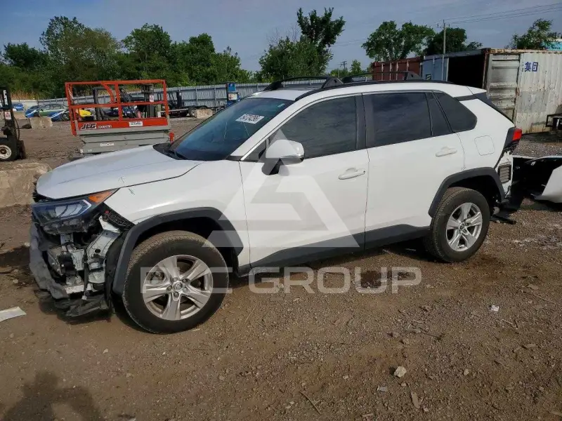 2021 Toyota RAV4 photo